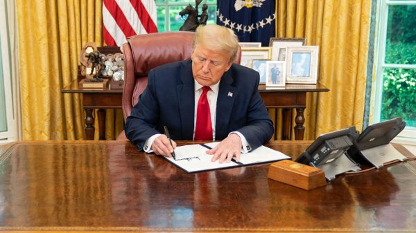 星火牛 美政府停摆, 军人拿不到工资, 特朗普担心出事, 决定违背祖宗惯例